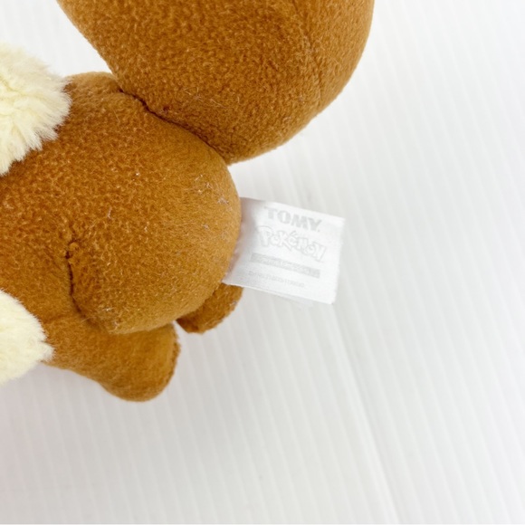 Pokemon Tomy Happy Smiling Eevee 7 Inch Stuffed Animal Plush Toy - Picture 4 of 6